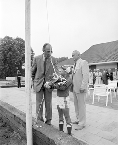 884923 Afbeelding van de opening van het Sportpark Vechtzoom (Rio de Janeirodreef 203) te Utrecht door o.a. wethouder ...